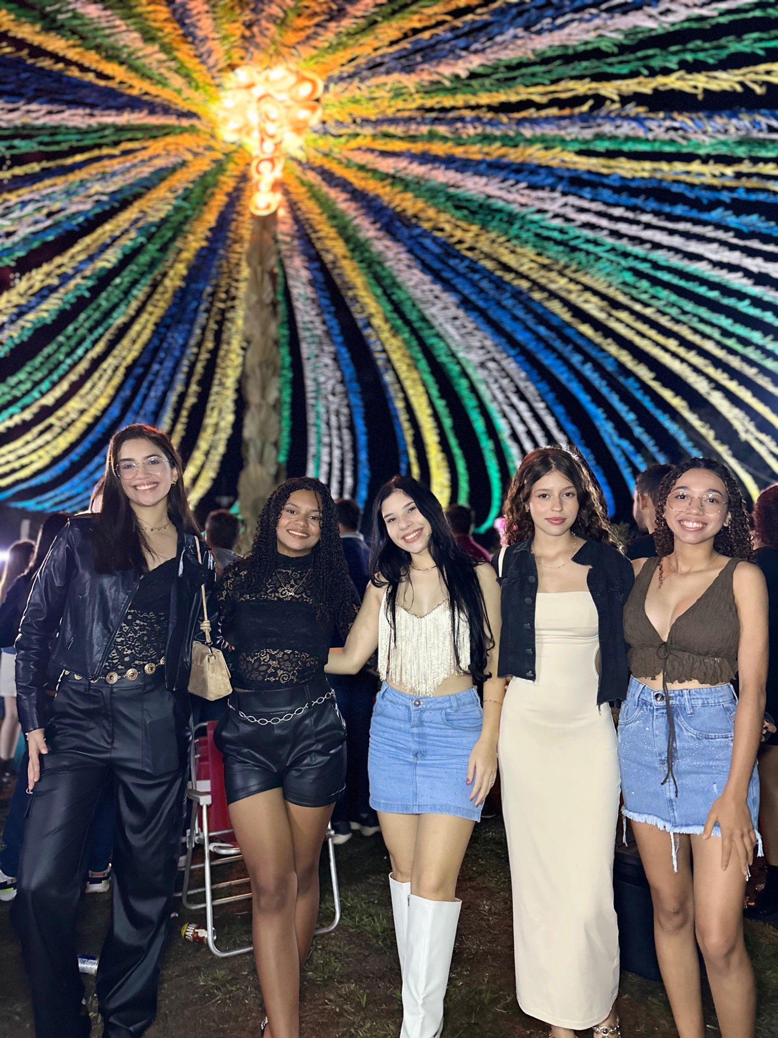 Isabela com amigas